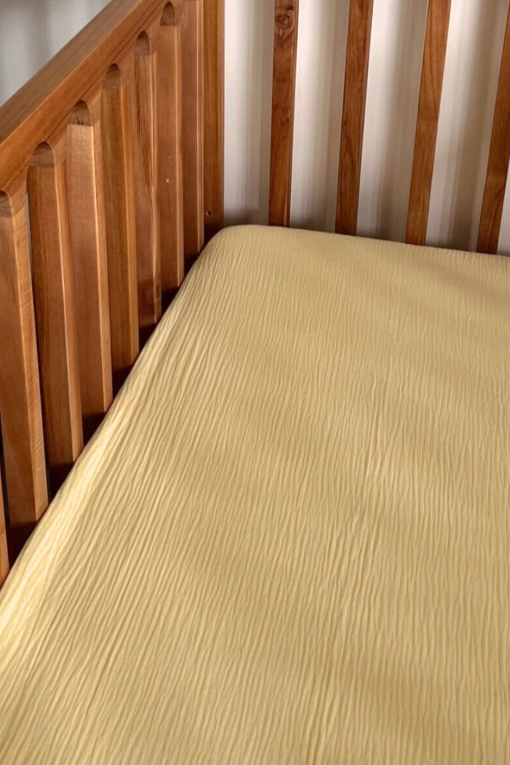 Crinkle Muslin Cot Sheet - Sunshine